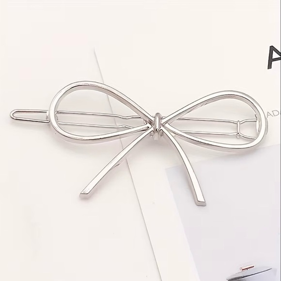 Elegant Silver Bow Hair Clip - Picture 2 of 3